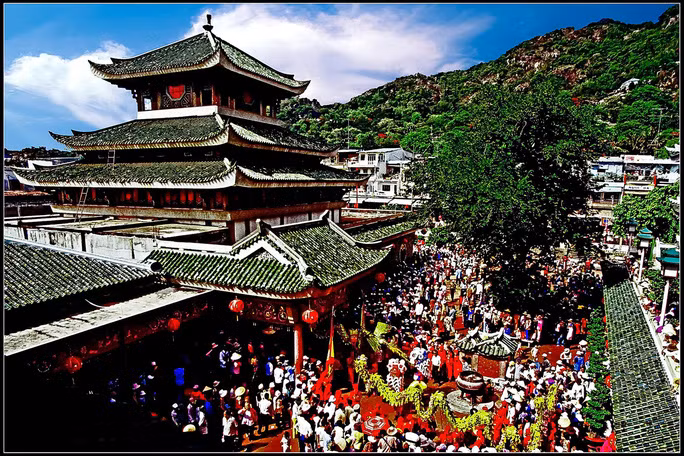 Lễ hội Vía Bà Chúa Xứ Núi Sam đón hàng triệu lượt khách mỗi năm. Ảnh: Ngọc Minh Lễ hội Vía Bà Chúa Xứ Núi Sam đón hàng triệu lượt khách mỗi năm. Ảnh: Ngọc Minh