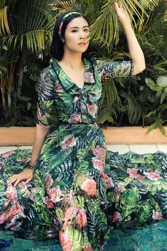 Bằng việc lựa chọn các loại phụ kiện và cách trang điểm khác nhau, người mặc có thể diện những mẫu đầu này trong các hoàn cảnh, sự kiện khác nhau, ví dụ đi làm, dạo phố, đi biển...