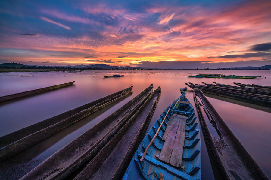 Một số thắng cảnh thiên nhiên nổi danh ở vùng núi rừng như núi lửa Chư Đăng Ya, hồ Lak, hồ Tà Đùng, Biển hồ Pleiku… Một số thắng cảnh thiên nhiên nổi danh ở vùng núi rừng như núi lửa Chư Đăng Ya, hồ Lak, hồ Tà Đùng, Biển hồ Pleiku…