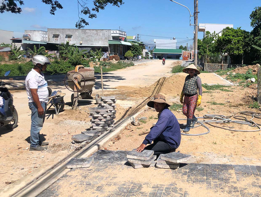  Công trình cải tạo mương thoát nước, vỉa hè đường Đống Đa (phường Tây Sơn, thị xã An Khê) dự kiến hoàn thành vào đầu tháng 7-2020. Ảnh: N.M