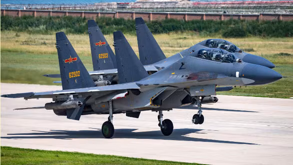  Tiêm kích Su-30 của không quân Trung Quốc - Ảnh chụp màn hình