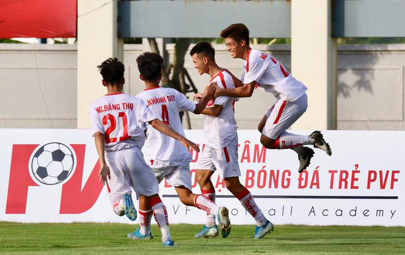 Cầu thủ HA.GL 2 sớm chia tay Vòng chung kết trong thế ngẩng cao đầu. Ảnh: Khả Hòa