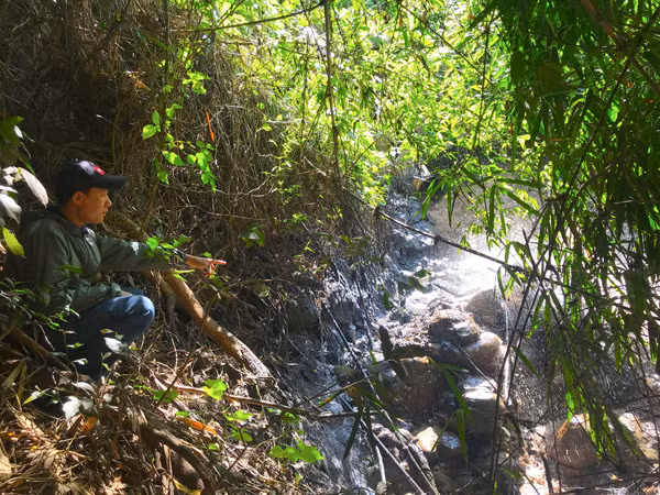 Khu vực xả thải ra suối Ayun của Nhà máy Chế biến tinh bột sắn Mang Yang. Ảnh: V.N