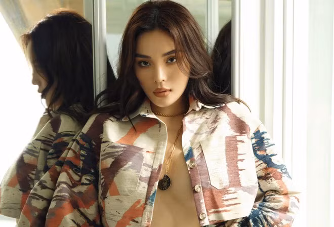 Hoa hậu Kỳ Duyên càng ngày càng cho thấy sự táo bạo, cá tính trong phong cách thời trang, trái ngược hoàn toàn với cô của ngày đầu mới đăng quang Hoa hậu Việt Nam 2014