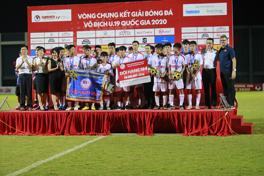  U19 HAGL 1 về đích với vị trí Á quân. Ảnh: Đức Anh