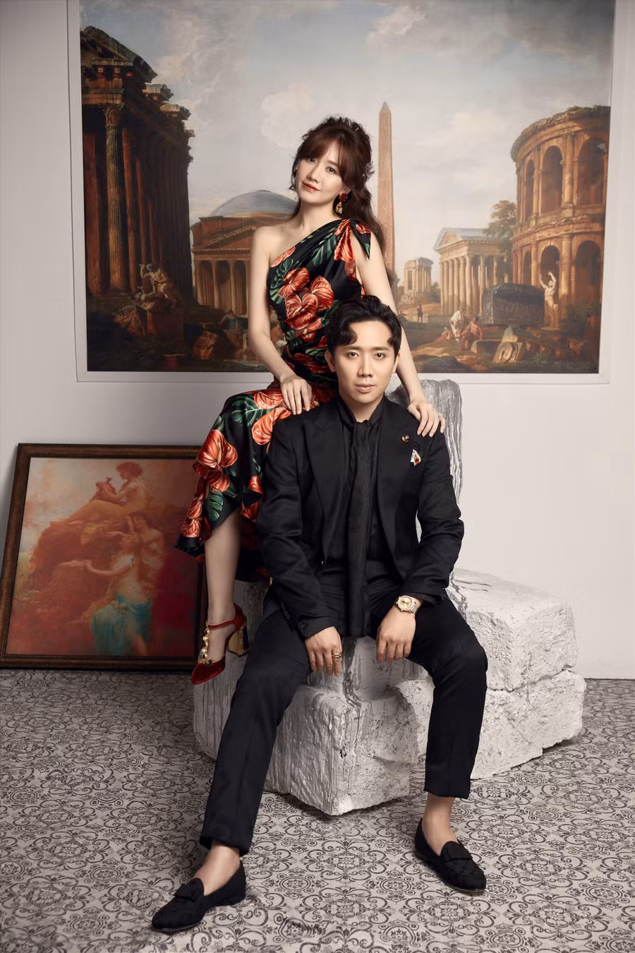 4 năm lập gia đình, Hari Won nói cô thấy mình may mắn bởi lấy được người chồng tâm lý, luôn yêu thương và chở che mình. Mỗi buổi sáng vợ chồng cô có thói quen trao nhau nụ hôn và những lời ngọt ngào như một sự động viên tinh thần bắt đầu ngày mới. Cặp đôi cũng thường xuyên chụp ảnh, thực hiện video cùng nhau để lưu lại từng chặng đường tình yêu.