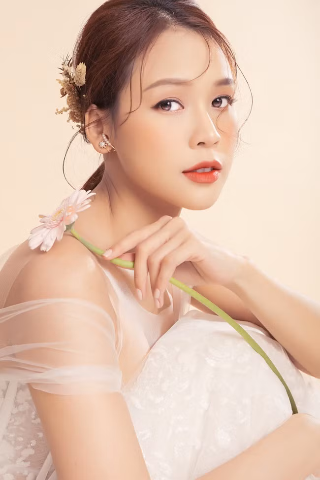 Đối với Sam, hôn nhân phải xuất phát từ sự thấu hiểu. Chồng tương lai của cô có thể giàu có hoặc bình thường nhưng anh phải thực sự yêu thương cô và gia đình. Vì vậy, trước khi tiến tới hôn nhân với một người nào đó, Sam sẽ tìm hiểu thật kỹ.