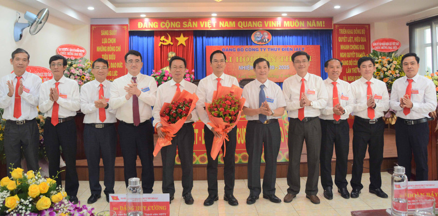 Ra mắt Ban chấp hành Đảng bộ Công ty Thủy điện Ia Ly, nhiệm kỳ 2020-2025. Ảnh: Đinh Yến