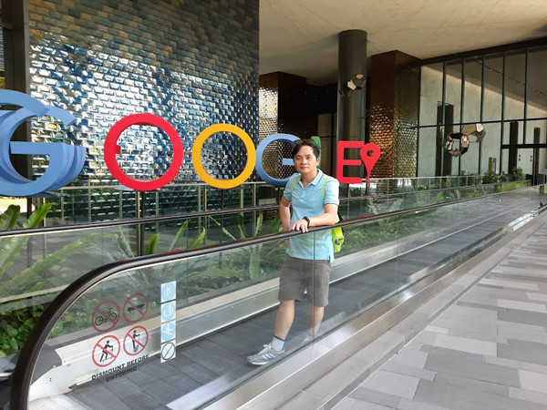 Tác giả tại văn phòng châu Á-Thái Bình Dương của Google. Ảnh: Q.T