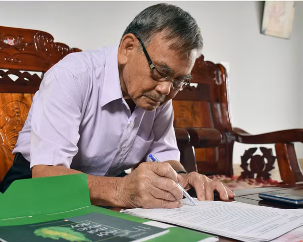 Dù đã 80 tuổi nhưng ông Đào Lai vẫn rất say mê với công tác Hội. Ảnh: T.D