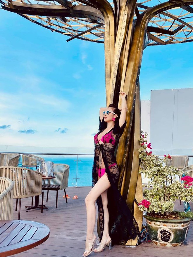 Jennifer Phạm được khen đẹp như gái còn son ẢNH: FBNV