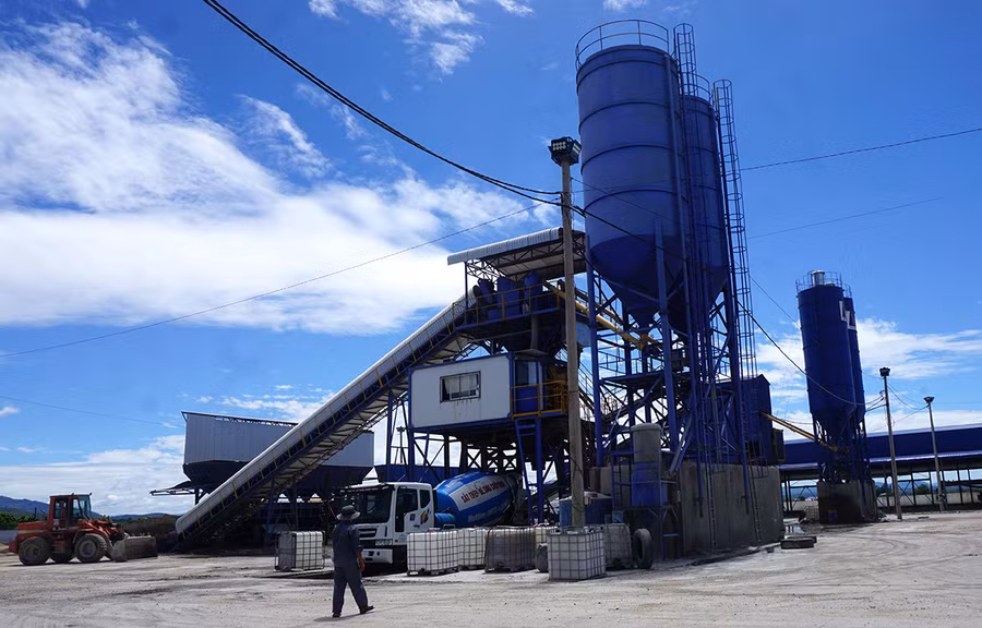 Doanh nghiệp luôn cần sự hỗ trợ, đồng hành của chính quyền địa phương để vượt qua tác động của dịch bệnh Covid-19. Ảnh: H.D