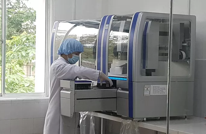 Hệ thống máy xét nghiệm được tỉnh Quảng Nam mua với giá 7,23 tỉ đồng