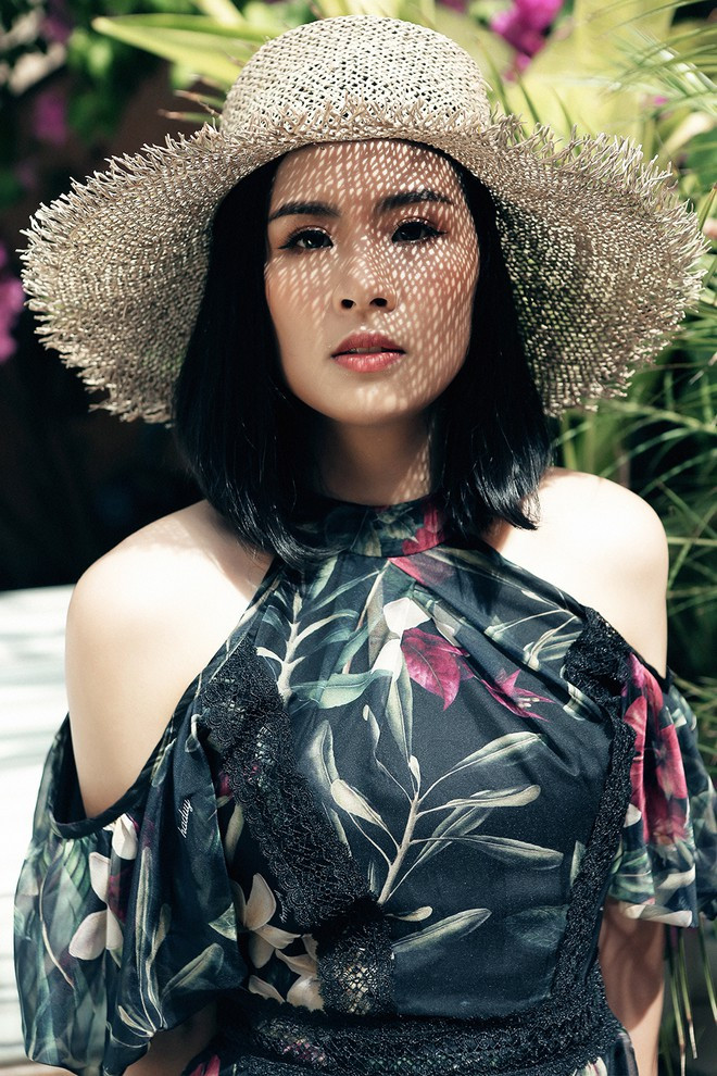 Đây cũng là lần hiếm hoi Hà Duy trình làng bộ sưu tập trang phục mặc hằng ngày. Trước đó, anh được biết đến với những chiếc váy dạ hội hoặc đầm coctail dự tiệc được thiết kế công phu Đây cũng là lần hiếm hoi Hà Duy trình làng bộ sưu tập trang phục mặc hằng ngày. Trước đó, anh được biết đến với những chiếc váy dạ hội hoặc đầm coctail dự tiệc được thiết kế công phu