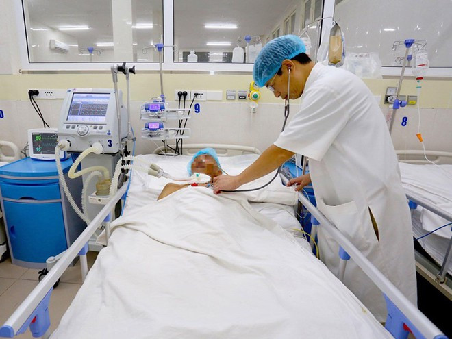 Bệnh nhân được điều trị tại Trung tâm Đột quỵ Bệnh viện Trung ương Huế ẢNH: ĐỨC ANH