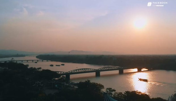 Hình ảnh trong clip 