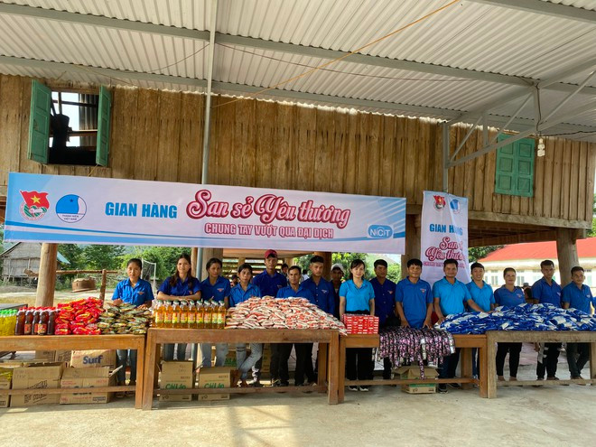 Gian hàng 0 đồng san sẻ yêu thương