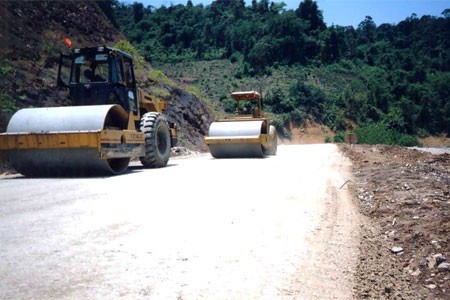 Đoạn đường Trường Sơn do lực lượng TNXP tỉnh Gia Lai thi công.