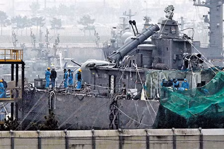 Phần đuôi tàu Cheonan đã được trục vớt