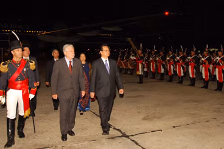 Thủ tướng chính phủ Nguyễn Tấn Dũng bắt đầu chuyến thăm chính thức Argentina ảnh 2