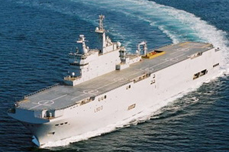 Chiếc tàu sân bay trực thăng Pháp tham gia tập trận.