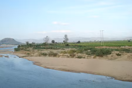 Bên dòng sông Ba. Ảnh: Thất Sơn 