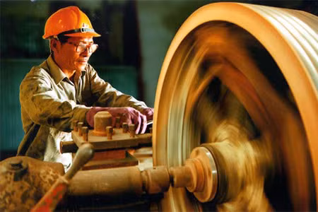 Không cho phép sử dụng lao động nước ngoài khi trong nước đáp ứng yêu cầu ảnh 1