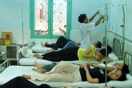 Bình Phước: Hơn 50 người bị ngộ độc khi ăn cưới ảnh 1 Bình Phước: Hơn 50 người bị ngộ độc khi ăn cưới ảnh 1