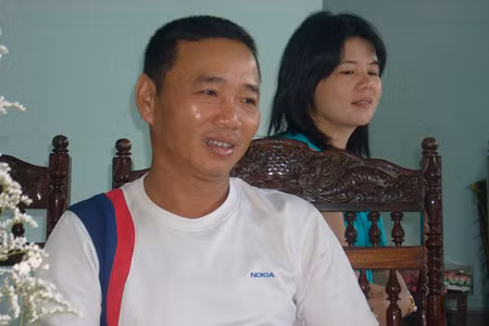 Vợ chồng thầy Sơn. Ảnh: Vy Thảo