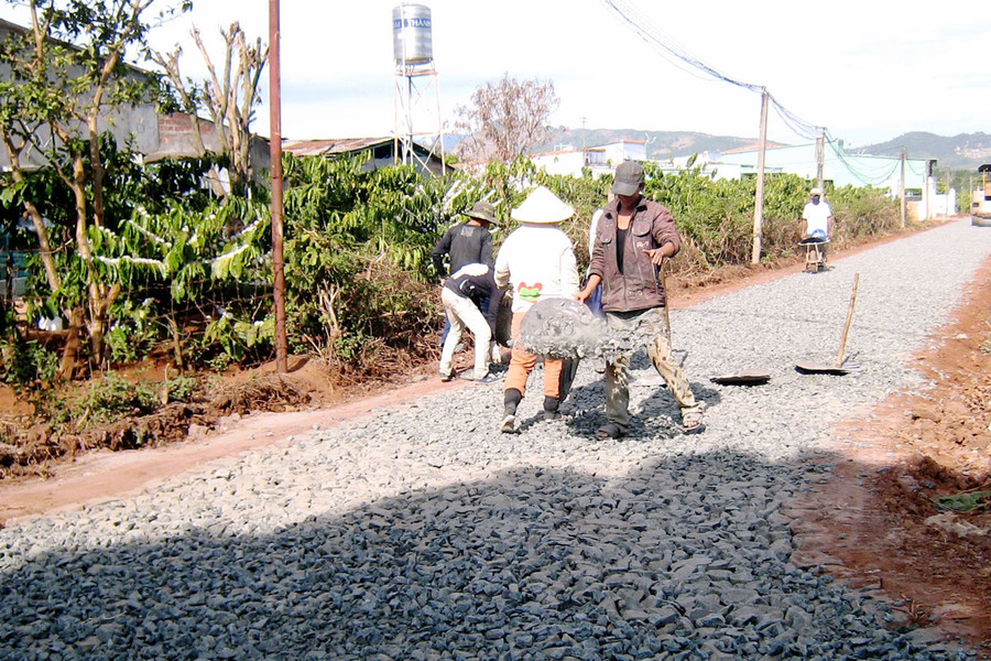 Đường giao thông nông thôn xã Biển Hồ (TP. Pleiku). Ảnh: H.D Đường giao thông nông thôn xã Biển Hồ (TP. Pleiku). Ảnh: H.D