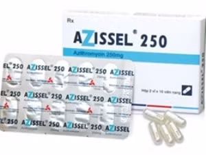 Thuốc Azissel 250 do Công ty Roussel Việt Nam sản xuất bị đình chỉ.