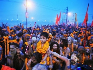 Ước tính 100 triệu người sẽ đổ tới thị trấn Allahabad. Ước tính 100 triệu người sẽ đổ tới thị trấn Allahabad.