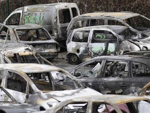 Hiện trường vụ đốt xe.