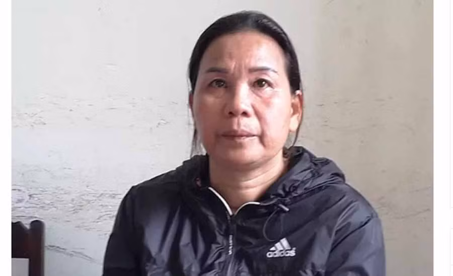 "Nữ quái" Lê Thị Thanh Bình tại cơ quan công an