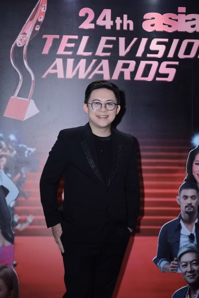 Hồng Tú - Nhà sản xuất phim 