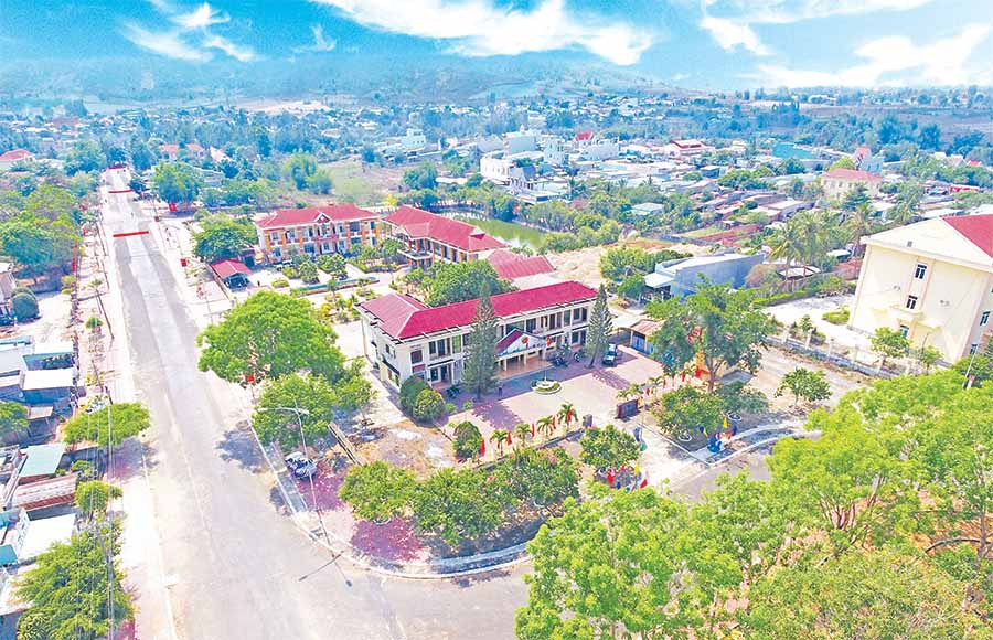 Một góc thị trấn Kông Chro. Ảnh: ĐÌNH CHIẾN  Một góc thị trấn Kông Chro. Ảnh: ĐÌNH CHIẾN