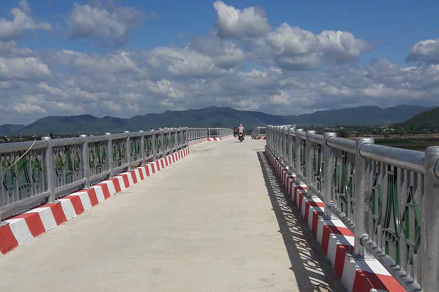  Cầu Ia Rmok. Ảnh: M.H