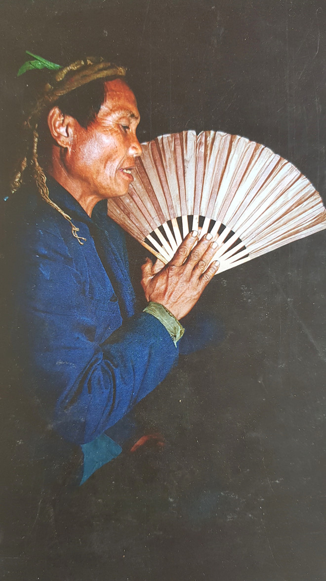  Một thầy cúng Bru - Vân Kiều qua nét chụp của Vargyas Gábor