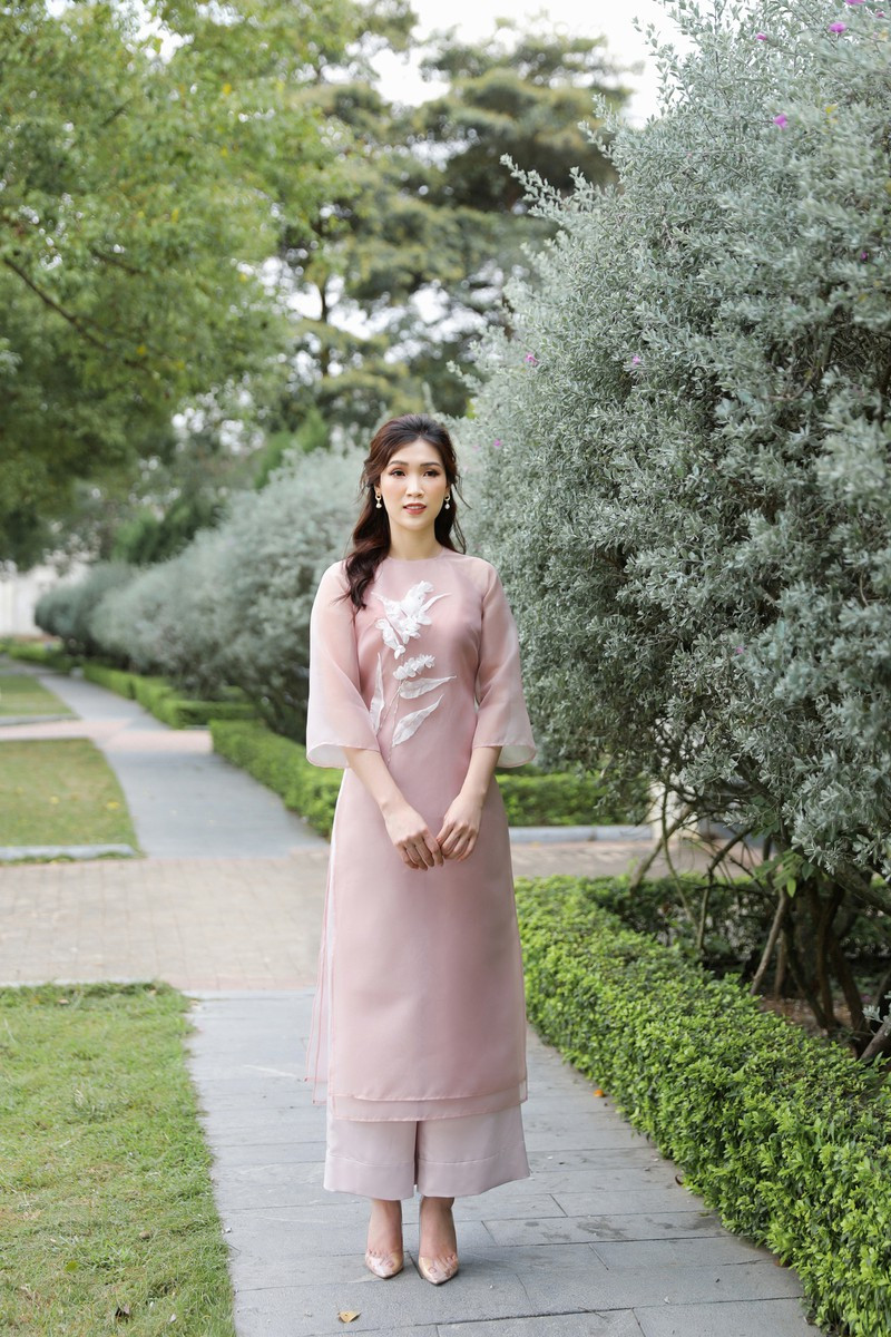  Phí Thuỳ Linh cười nói rằng, trước đây cô từng là người rất nhút nhát, thiếu tự tin vào bản thân. Nhưng nhờ có nhảy múa, tính cách của cô thay đổi theo hướng tích cực.