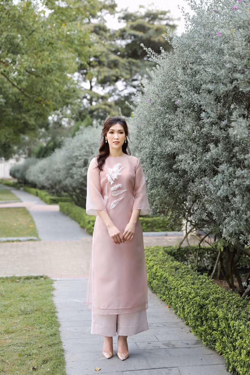  Phí Thuỳ Linh cười nói rằng, trước đây cô từng là người rất nhút nhát, thiếu tự tin vào bản thân. Nhưng nhờ có nhảy múa, tính cách của cô thay đổi theo hướng tích cực.