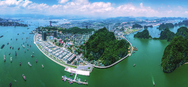 Sau khi sáp nhập, thành phố Hạ Long rộng gấp 5 lần so với trước - Ảnh Lã Nghĩa Hiếu