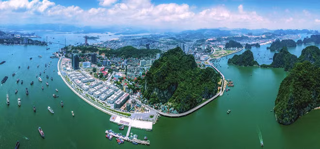 Sau khi sáp nhập, thành phố Hạ Long rộng gấp 5 lần so với trước - Ảnh Lã Nghĩa Hiếu