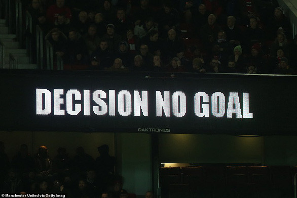 VAR không công nhận bàn thắng của các cầu thủ Wolverhampton - Ảnh: GETTY IMAGES