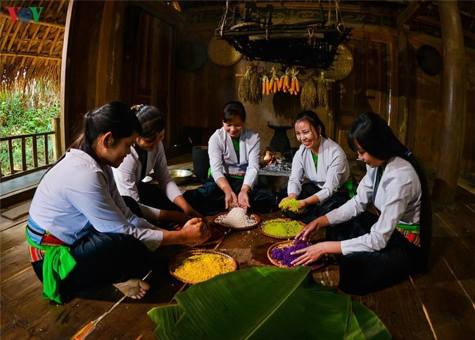 Tìm hiểu bản sắc văn hóa của người Mường, thưởng thức những món ăn đặc sản của vùng trung du miền núi... Tìm hiểu bản sắc văn hóa của người Mường, thưởng thức những món ăn đặc sản của vùng trung du miền núi...