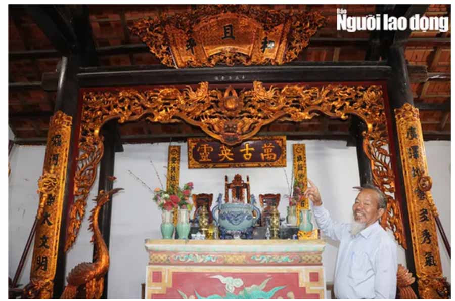 Bên trong ngồi đình cổ thờ các tiến sĩ, phó bảng và những người đỗ đạt cao ở La Hà