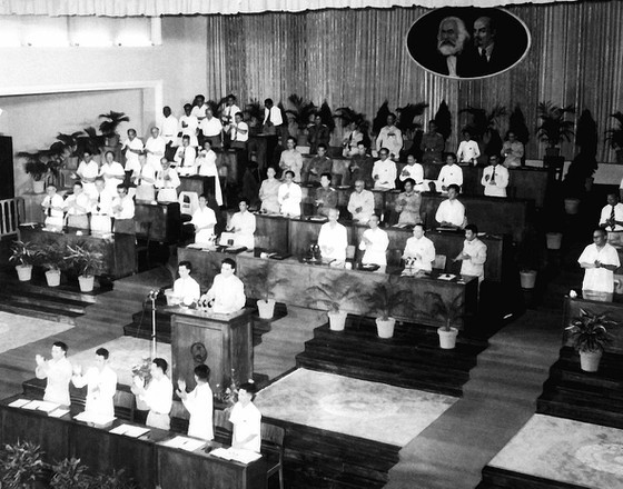 Đoàn Chủ tịch tại Đại hội đại biểu toàn quốc lần thứ III của Đảng (tháng 9-1960). Ảnh: T.L. Đoàn Chủ tịch tại Đại hội đại biểu toàn quốc lần thứ III của Đảng (tháng 9-1960). Ảnh: T.L.