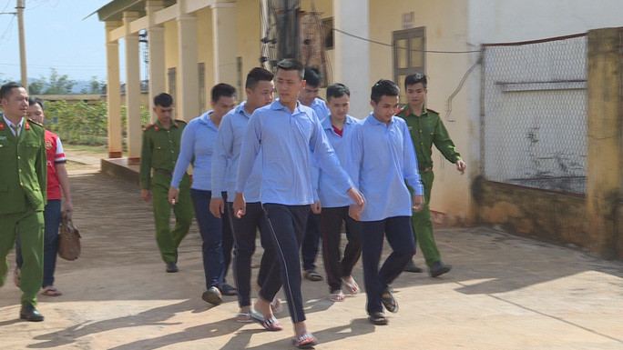 Mặc dù mới hình thành nhưng đường dây này đã cá độ với tổng số tiền giao dịch lên đến hơn 10 tỉ đồng/tháng Mặc dù mới hình thành nhưng đường dây này đã cá độ với tổng số tiền giao dịch lên đến hơn 10 tỉ đồng/tháng