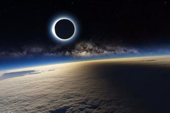 Nhật thực nhìn từ vệ tinh - ảnh: NASA