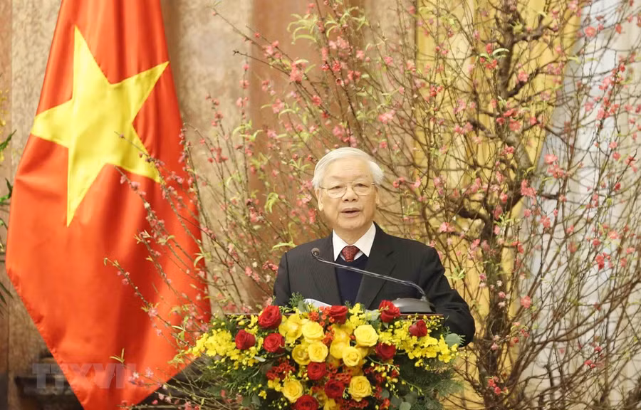  Tổng Bí thư, Chủ tịch nước Nguyễn Phú Trọng chúc Tết các đồng chí lão thành cách mạng, các đồng chí lãnh đạo, nguyên lãnh đạo Đảng, Nhà nước, Mặt trận Tổ quốc Việt Nam, cán bộ lãnh đạo các cơ quan Trung ương và Hà Nội cùng toàn thể đồng chí, đồng bào, chi