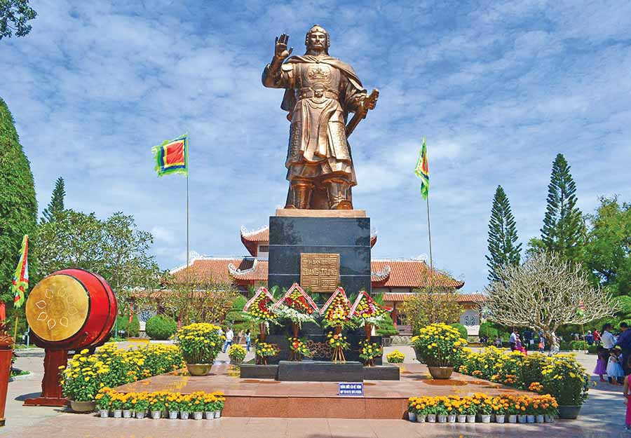 Tượng vua Quang Trung tại Bảo tàng Quang Trung (huyện Tây Sơn, tỉnh Bình Định). Ảnh: VĨNH XUÂN  Tượng vua Quang Trung tại Bảo tàng Quang Trung (huyện Tây Sơn, tỉnh Bình Định). Ảnh: VĨNH XUÂN